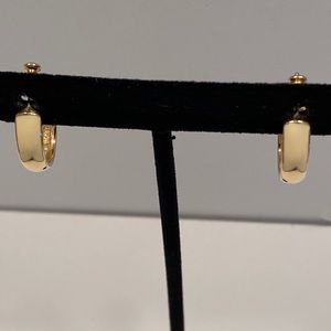 Vtg. Cream & Gold Post Earrings